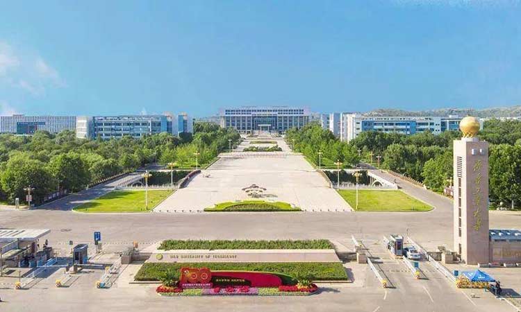 濟南百易與齊魯工業(yè)大學簽署校企戰(zhàn)略合作協(xié)議