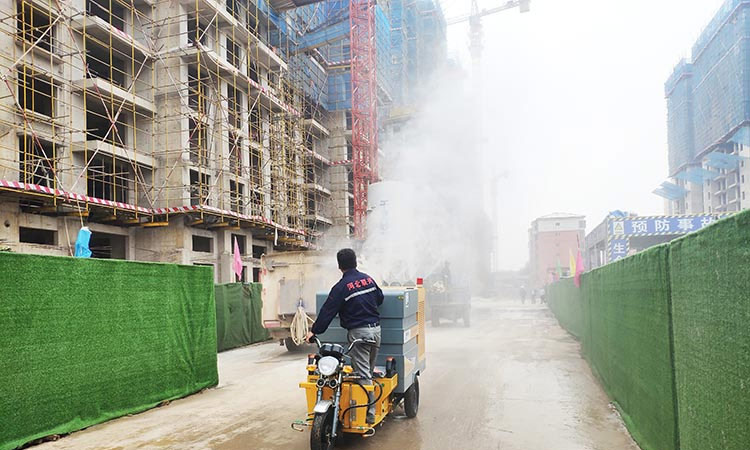 電動高壓清洗車噴霧 百易長青高壓沖洗車后置噴霧抑塵裝置.jpg