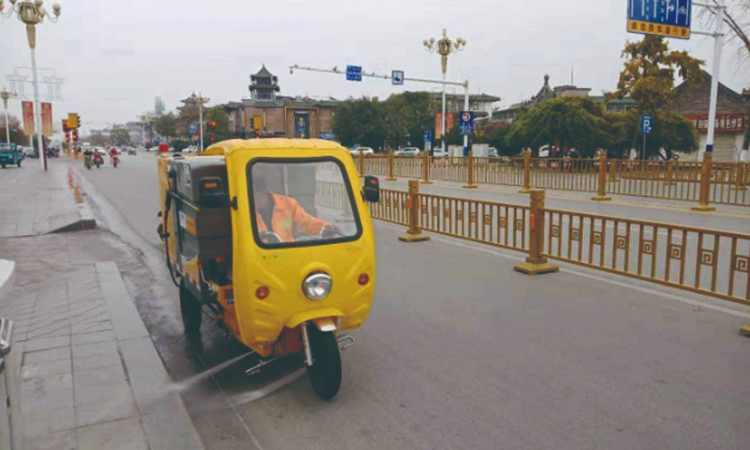 百易長青可上牌多功能高壓清洗車發貨現場