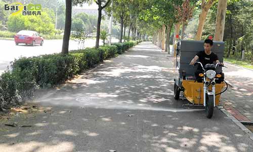 電動三輪高壓清洗車，車身小巧高壓沖洗不傷路面