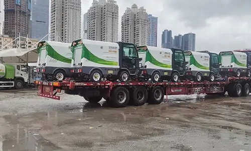 小型四輪高壓清洗車抵達深圳某環衛公司