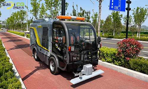 道路污染清除車(chē)深層次路面清潔，路面養(yǎng)護(hù)車(chē)