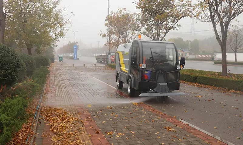 四輪多功能高壓沖洗車，秋季用處多！落葉還能這樣清理！？