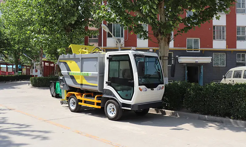 純電動后裝式垃圾清運車，解決當前物業小區垃圾轉運困難問題，純電動，更環保！