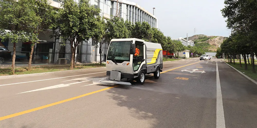 四輪高壓清洗車_小區高壓清洗車_物業小型高壓沖洗車_園區高壓清洗車
