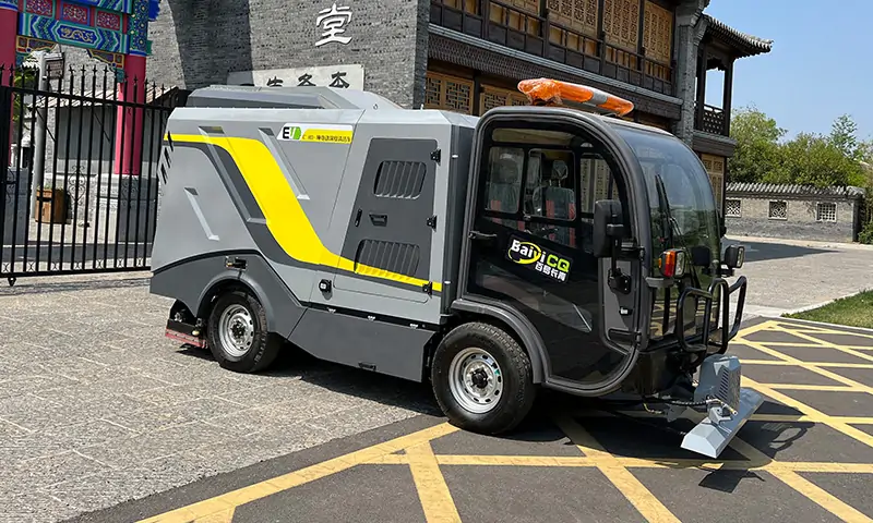 深度清潔，以克論凈！清潔寬度正符合人行道清潔要求！純電動(dòng)深度清潔車(chē)