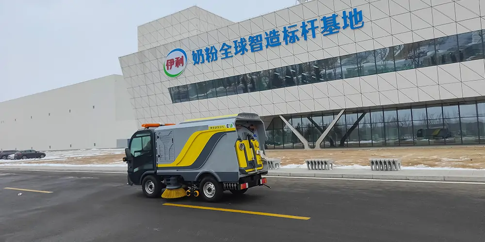道路洗掃車_路面污漬清潔“專家”_電動洗掃車_環衛洗掃車_小型洗掃車