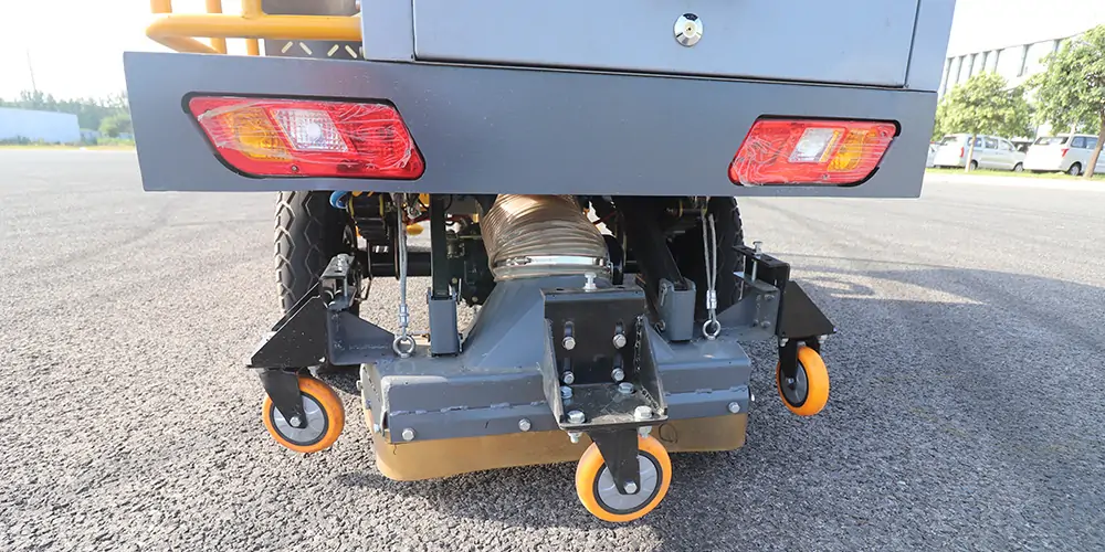 純電動樹葉收集車_多功能樹葉收集車_吸樹葉的機(jī)器_掃樹葉神器