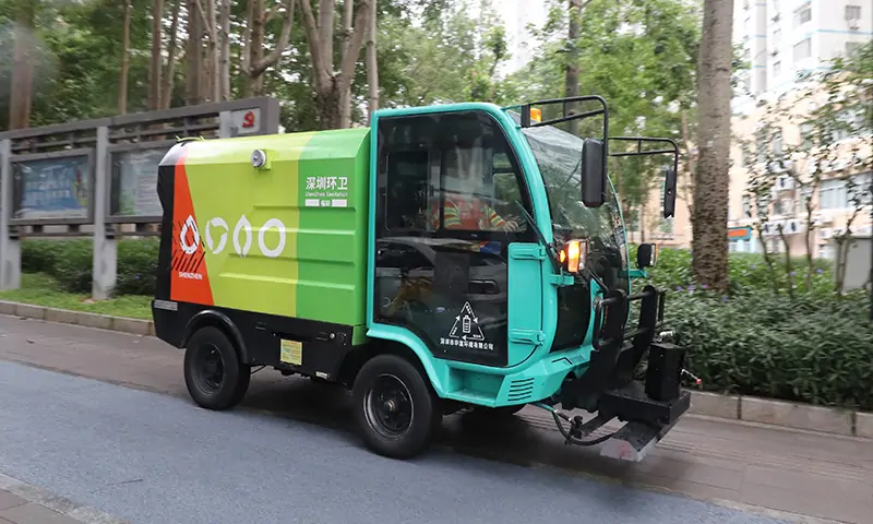 四輪高壓清洗車：助力深圳環衛，為更美好的生活環境鋪路