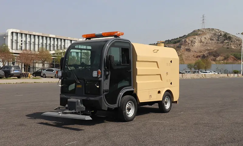 創新技術在城市治理中的應用：四輪多功能高壓清洗車