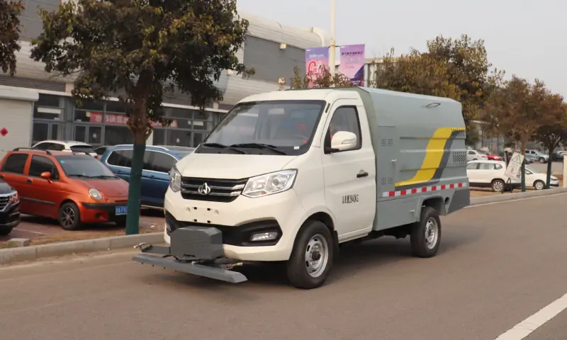 新能源多功能道路養護車：城市環衛的新標桿