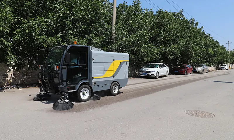 純電動(dòng)清掃車(chē)：城市清潔新風(fēng)尚，道路清掃專家。