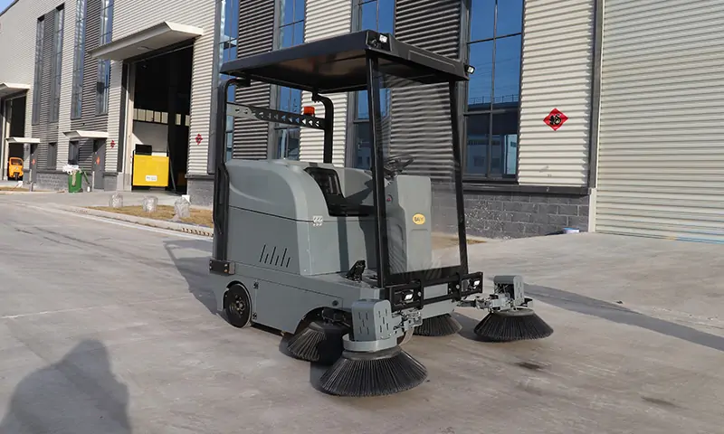 純電動(dòng)掃地車(chē)——助力城市環(huán)境衛(wèi)生建設(shè)