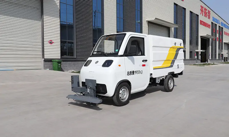 全能清潔新裝備：新能源路面養護車為城市環衛注入新動能