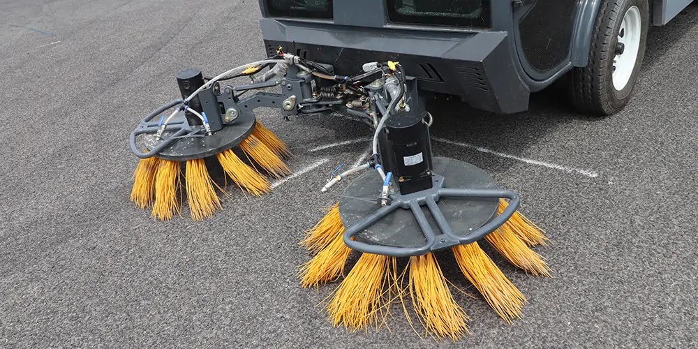 樹葉收集車，新能源樹葉收集車，多功能樹葉收集車，四輪樹葉收集車