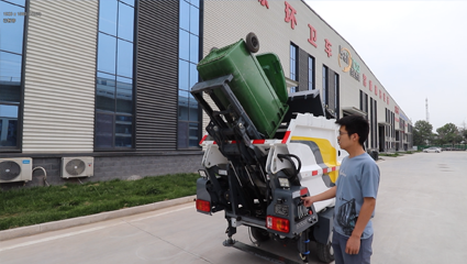 新能源自裝卸式垃圾車BY-LH2000操作環(huán)境