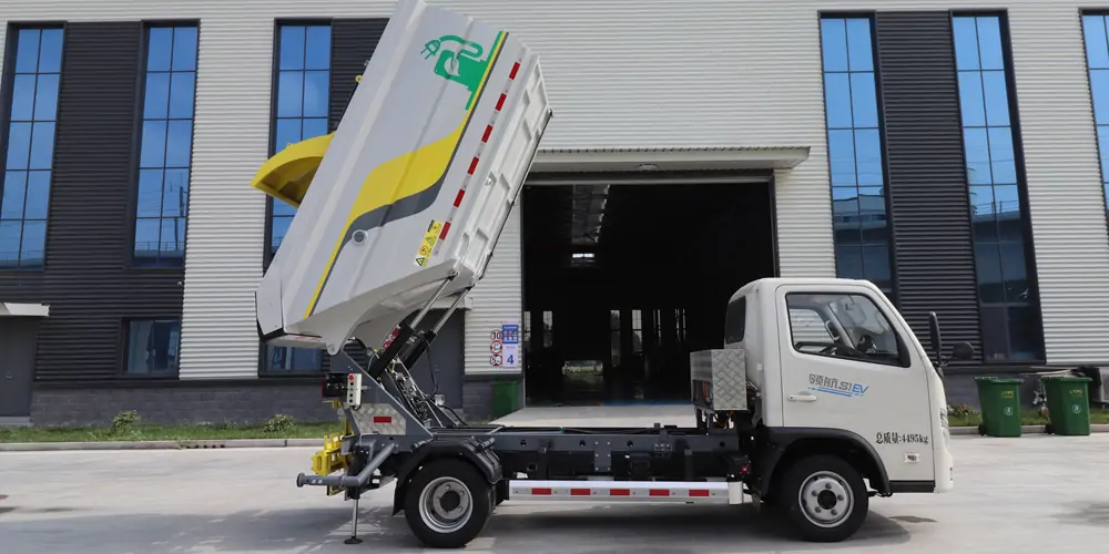 新能源后裝式垃圾車，純電動垃圾車，電動垃圾車，小型垃圾車