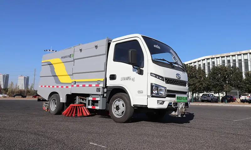 新能源洗掃車(chē)落地山東環(huán)衛(wèi) 助力城市綠色發(fā)展