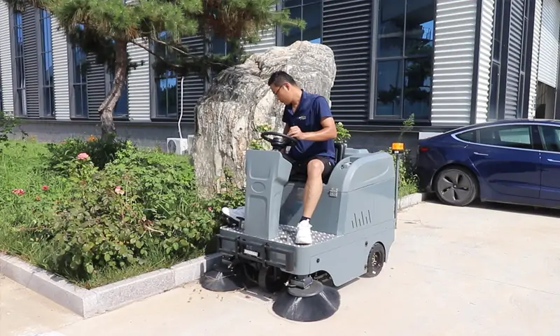 純電動(dòng)清掃車(chē)：智慧環(huán)衛(wèi)的綠色先鋒