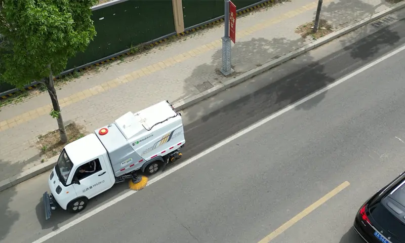 純電動(dòng)洗掃車(chē)，多功能滿足多種場(chǎng)景下的使用需求